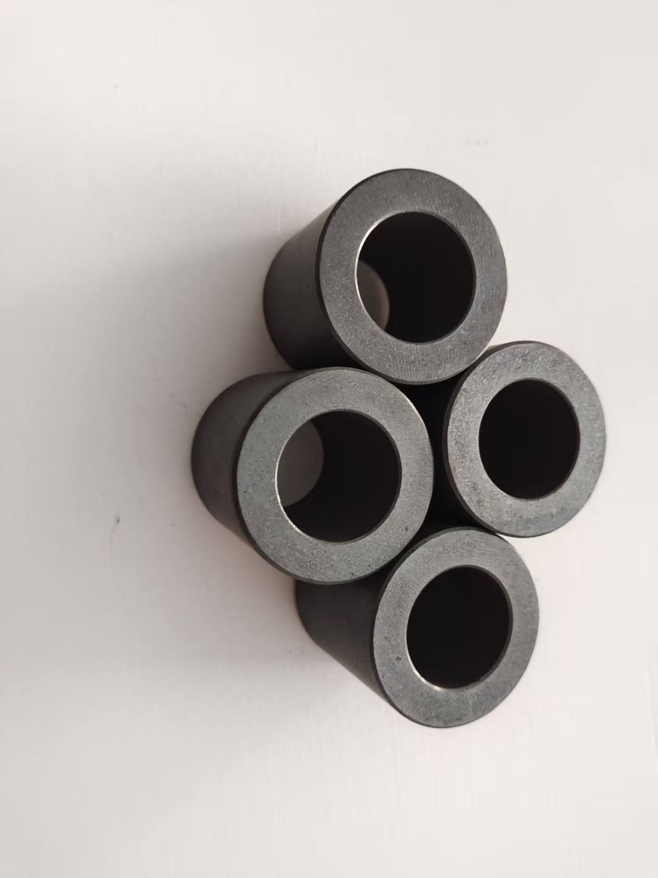 नवीनतम कंपनी ब्लॉग के बारे में स्पीकर वॉयस कॉइल मैग्नेटिक सर्किट ऑप्टिमाइजेशन: फेराइट रिंग मैग्नेट में फ्लक्स वितरण एकरूपता के लिए डिजाइन गाइड