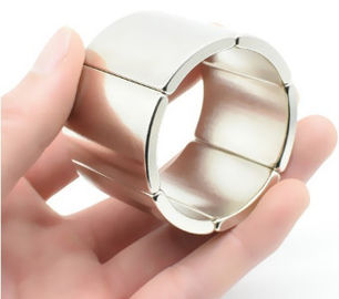 आर्क आकार का Neodymium स्थायी चुंबक उच्च शक्ति अनुकूलित आकार