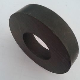 खरीदें D100X70X20mm फेराइट परमानेंट रिंग इंडस्ट्रियल फील्ड हार्ड फेराइट मैग्नेट online manufacture
