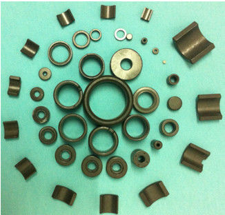 खरीदें अनुकूलित विभिन्न आकार Isotropic Sintered सिरेमिक फेराइट चुंबक online manufacture